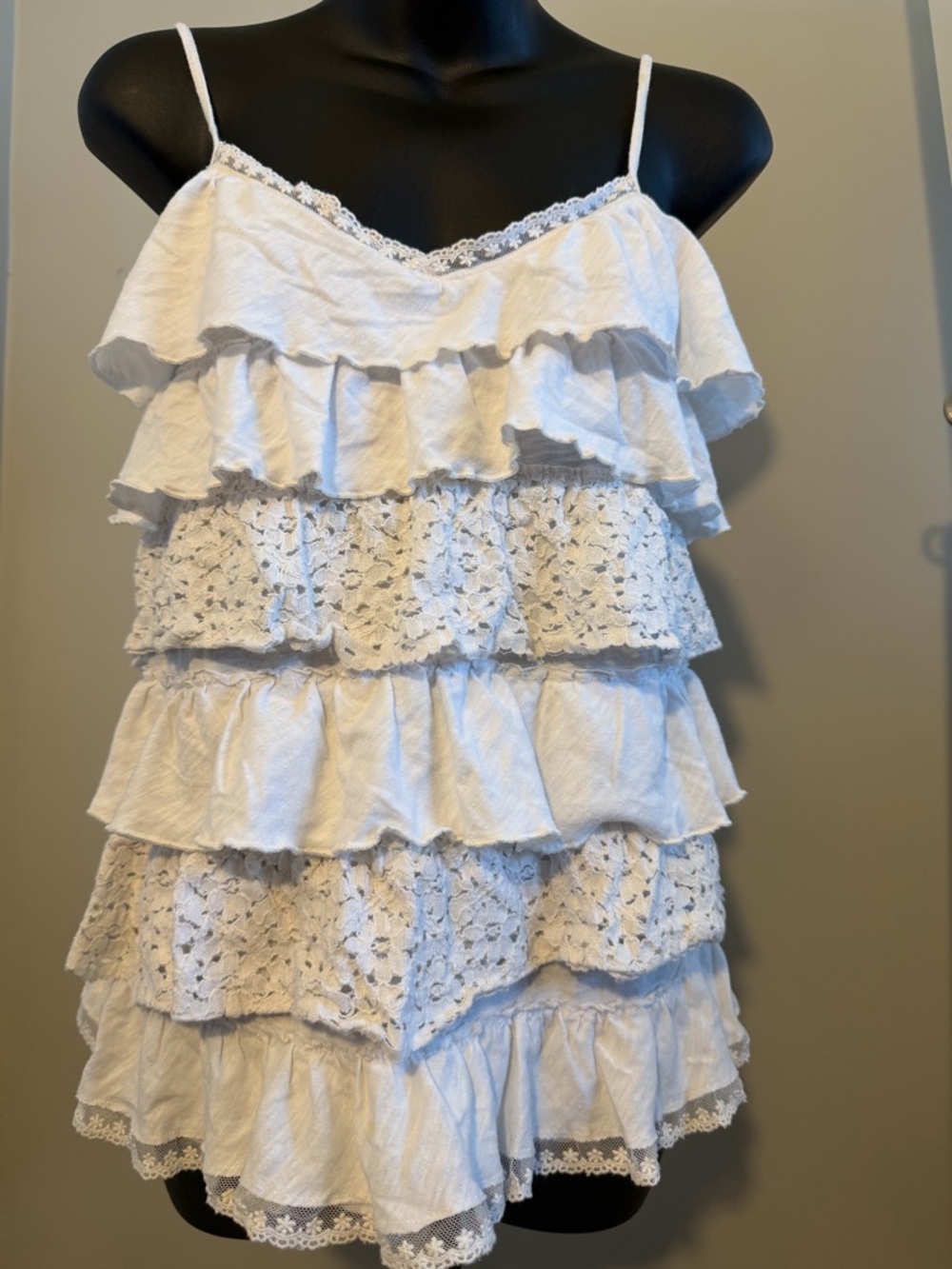 Y2K Aeropostale White Tiered Lace Cami Tank Top